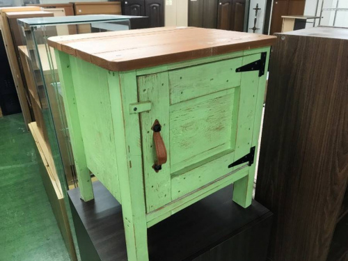 練馬店家具・インテリアのナイトテーブル