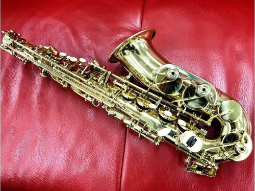 練馬店楽器のブラック