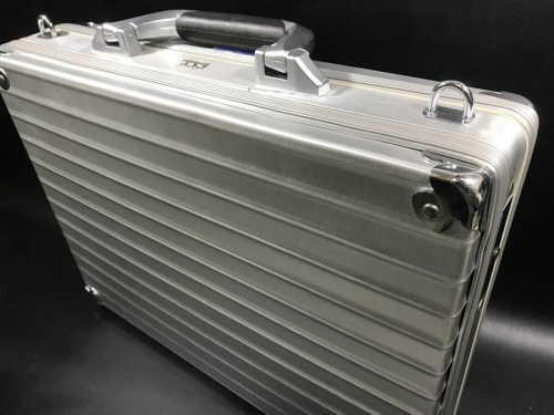 練馬店ブランド・ラグジュアリーのRIMOWA