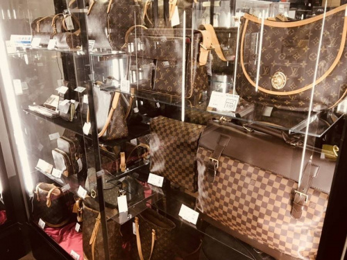バッグのルイヴィトン（LOUIS VUITTON）