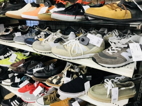 スニーカーの買取強化