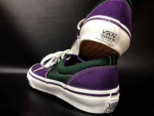 スニーカーのナイキ（NIKE）