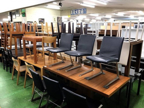 ダイニングテーブル