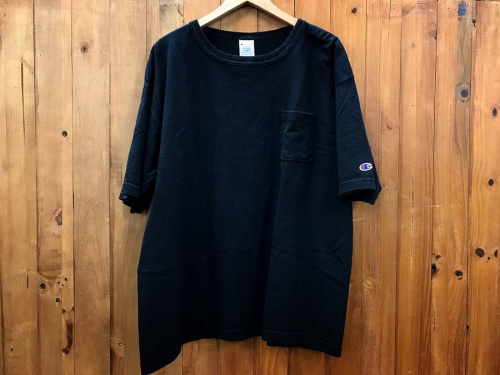 ナイキ（NIKE）のアディダス（adidas）