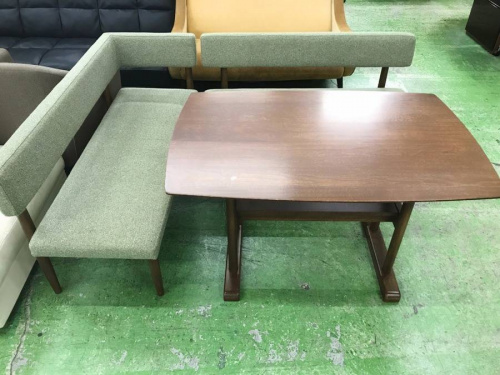 UNICOのダイニングセット