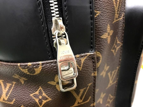 LOUIS VUITTONのモノグラム