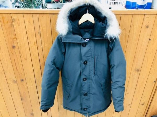 ダウンジャケットのCANADA  GOOSE