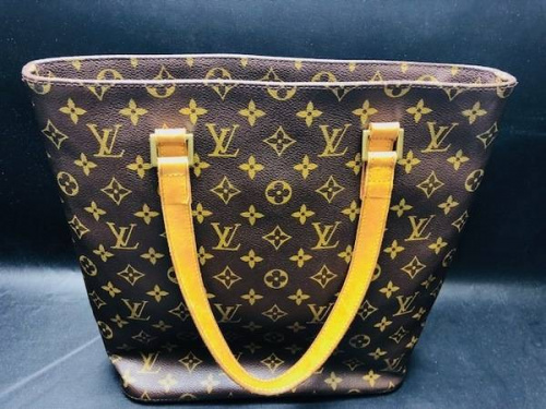 LOUIS VUITTONのモノグラム