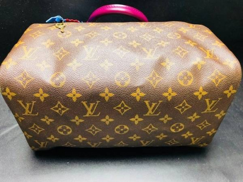 モノグラムのバッグ