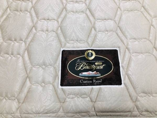 ダブルベッドの生活家具