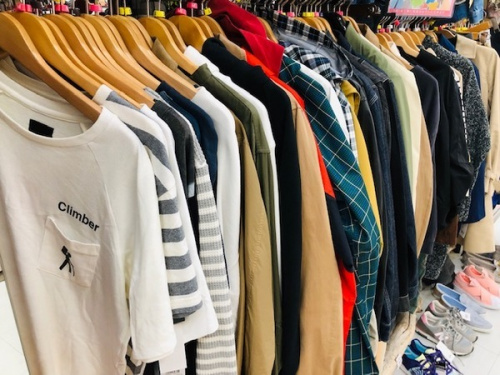 衣類・スニーカーのなんでも買取