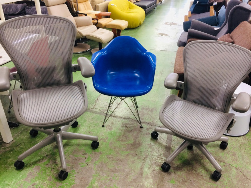 特選家具のハーマンミラー