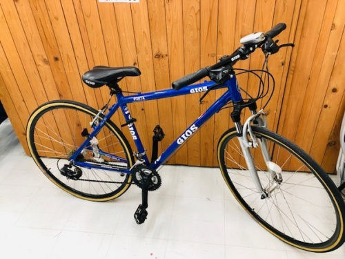 アウトドア用品の自転車
