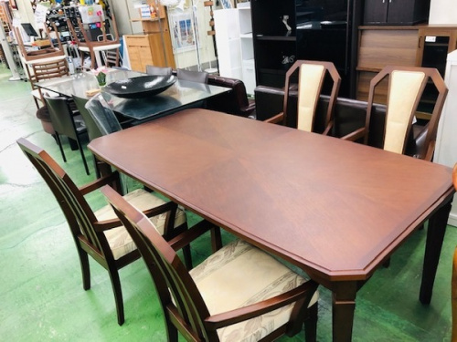 特選家具のダイニングセット