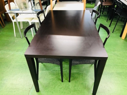 テーブルのESTIC・エスティック