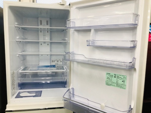 冷蔵庫の3ドア冷蔵庫