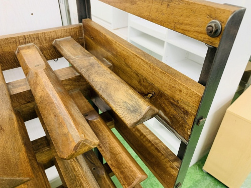 ワインラックのインダストリアル