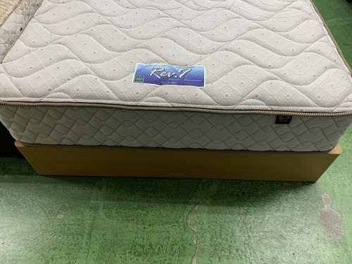 セミダブルベッドのアイシン精機