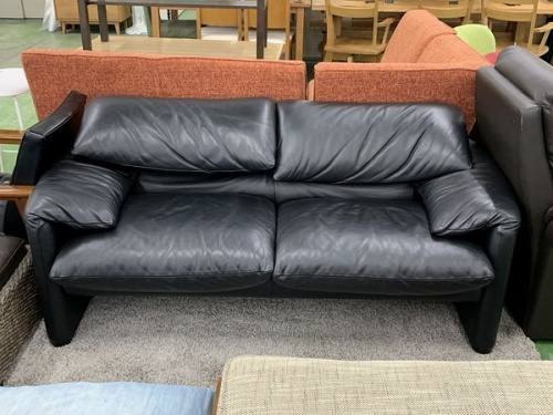 家具のソファ