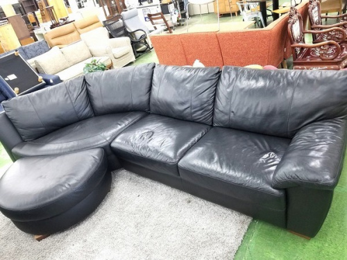 家具のコーナーソファ
