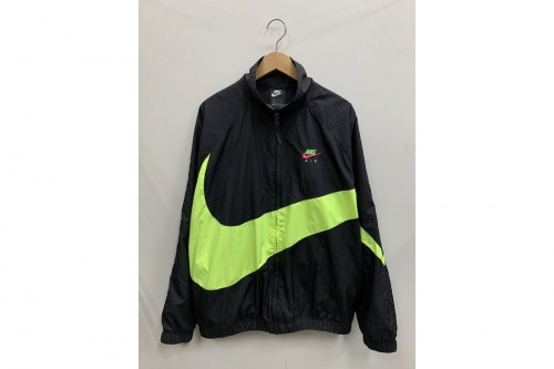 ジャケットのNIKE ナイキ