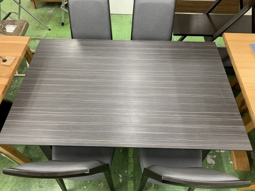 ダイニングセットのkarimoku カリモク