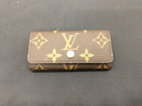 LOUIS VUITTONのバッグ