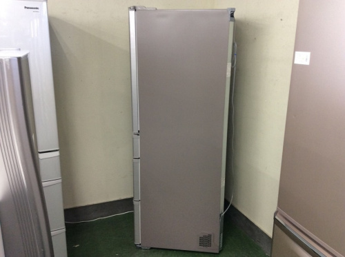 冷蔵庫の６ドア冷蔵庫