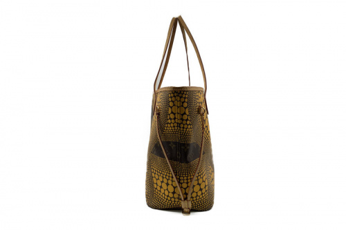 トートバッグのLOUIS VUITTON