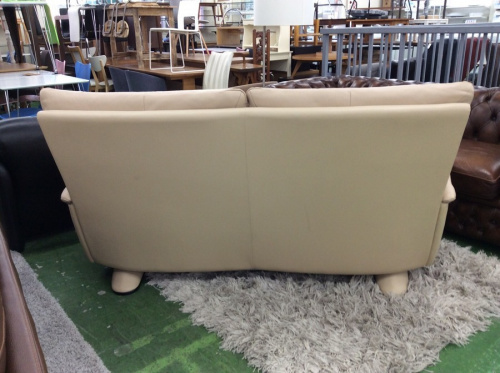 3人掛けソファーのkarimoku カリモク