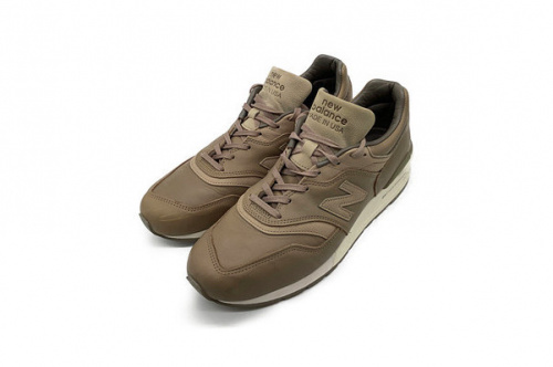 スニーカーのNEW BALANCE