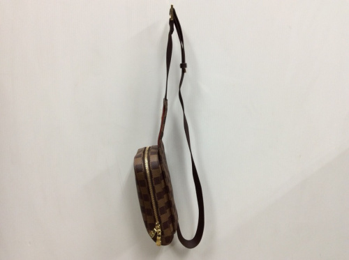 ボディーバッグのLOUIS VUITTON　ルイヴィトン