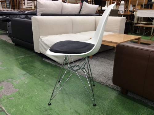 シェルチェアのHerman Miller ハーマンミラー
