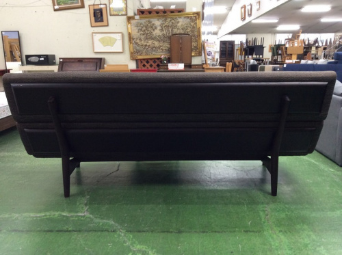 3人掛けソファーのCONDE HOUSE　カンディハウス