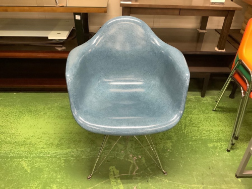 アームシェルチェアのMODERNICA（モダニカ）