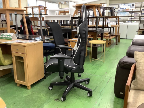 イスのゲーミングチェア