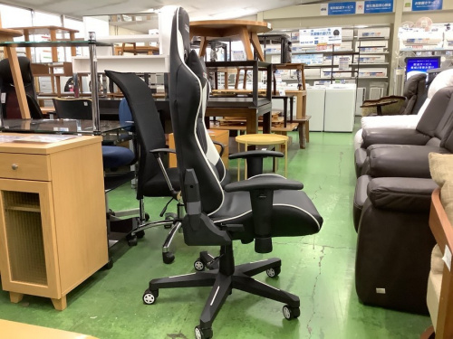 ゲーミングチェアのHBADA エイチバダ