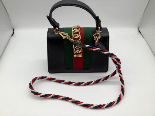 バッグのミニシルヴィ