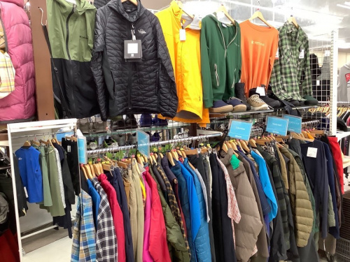 ジャケットのシームレスダウンパーカー