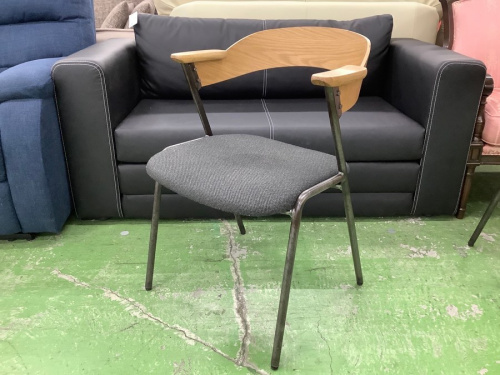 イスのダニスショートアームチェア