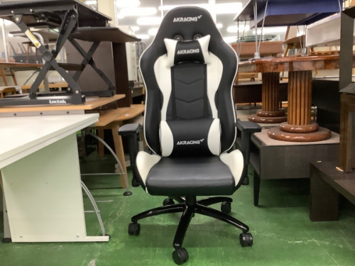 イスのゲーミングチェア