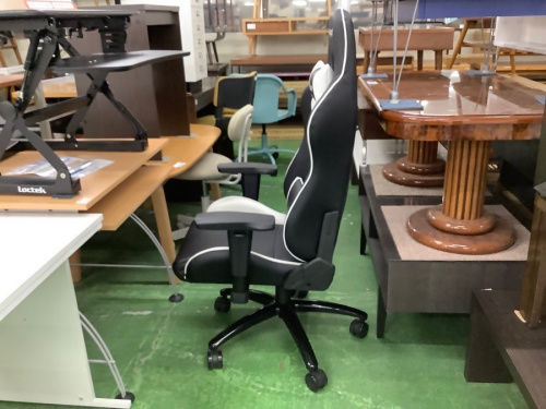 ゲーミングチェアのAKRACING　エーケーレーシング