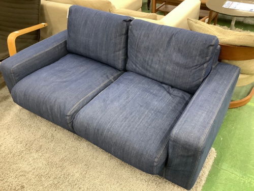 家具のソファ