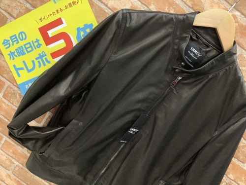 トップスのジャケット