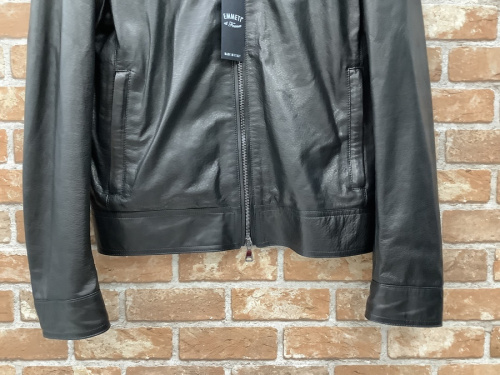 シングルライダースジャケットのEMMETI