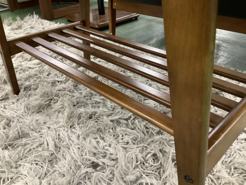 リビングテーブルのカリモク60