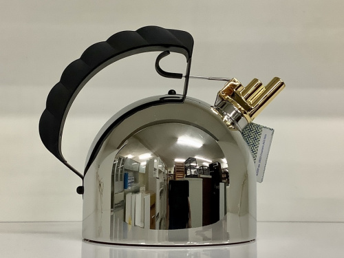 笛つきケトルのALESSI