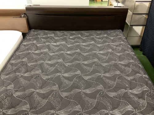 ベッドのダブルベッド