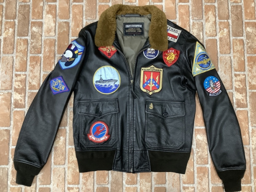 ジャケットのSchott