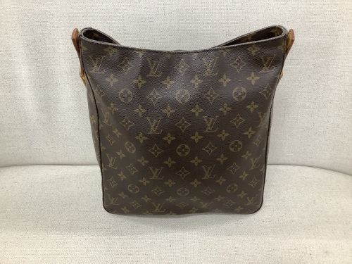 バッグのセミショルダーバッグ
